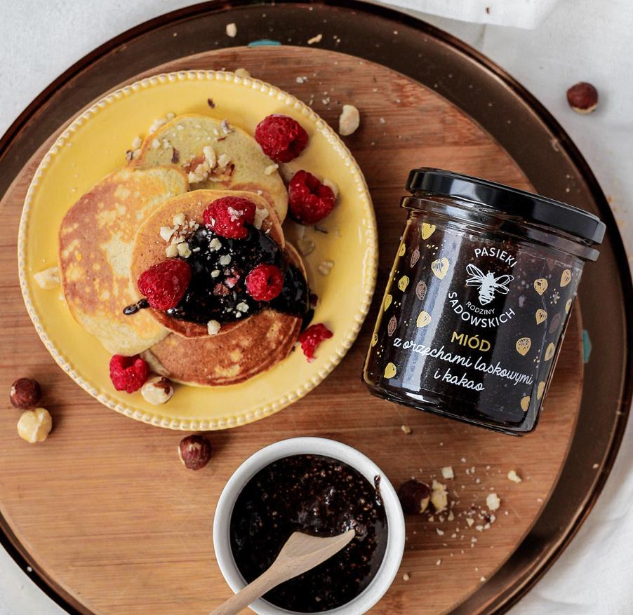 Creamy cocoa and hazelnut infused multiflower honey with smooth texture